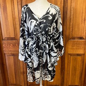 Portocruz WhiteBlack Sheer Polyester Floral Butterfly Sleeve Swimsuit Coverup OS